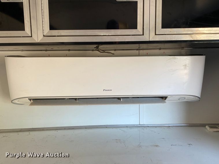 image for item IG9792 2010 United Express  enclosed cargo trailer