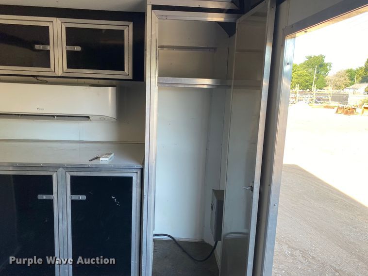 image for item IG9792 2010 United Express  enclosed cargo trailer