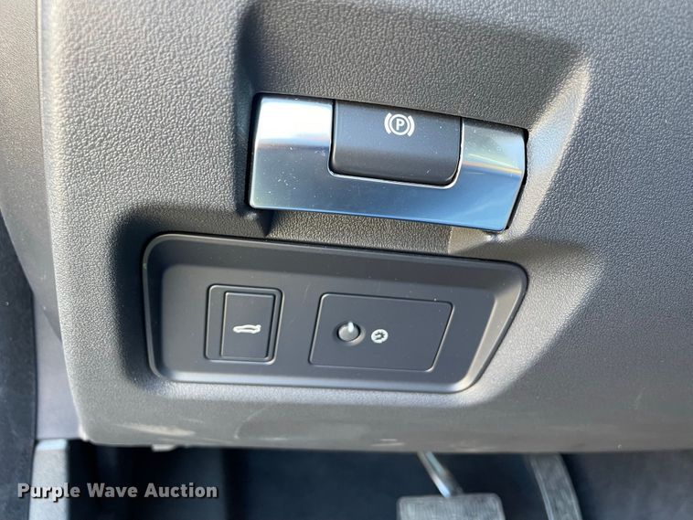 image for item JC9919 2020 Jaguar P250 XE