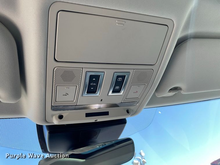 image for item JC9919 2020 Jaguar P250 XE