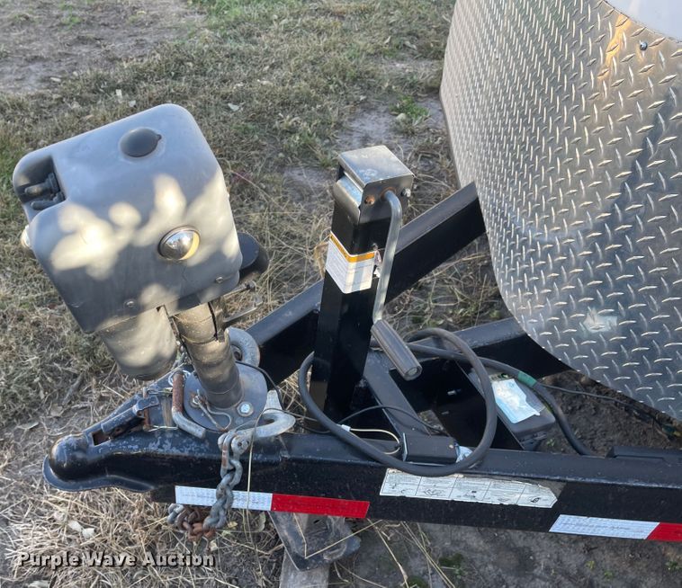 image for item JD9211 2013 Sharp  spray foam trailer