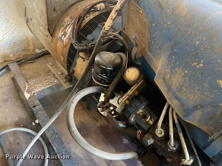 image for item JD9211 2013 Sharp  spray foam trailer