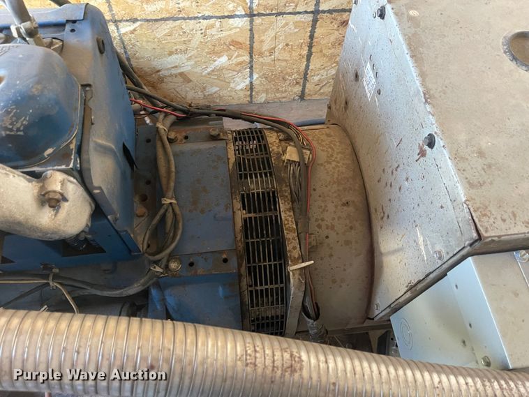 image for item JD9211 2013 Sharp  spray foam trailer