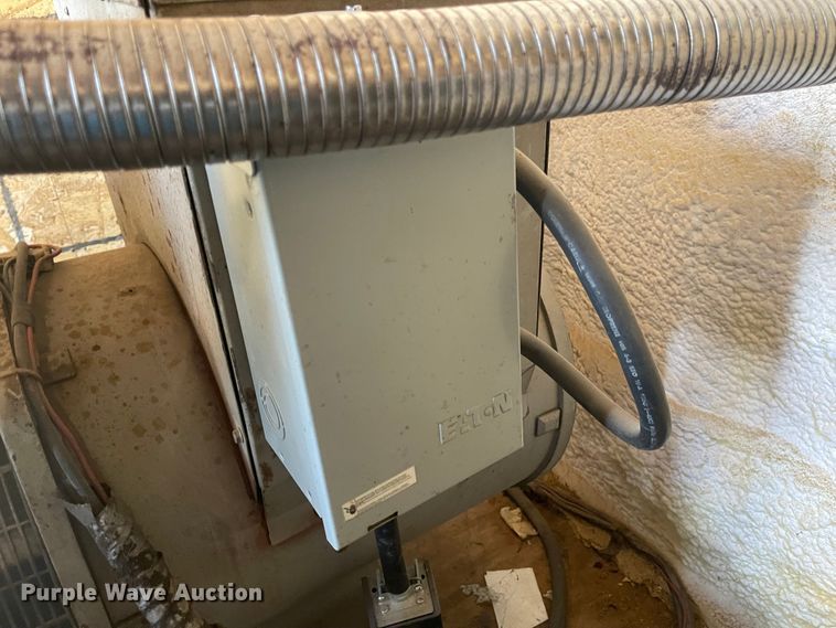 image for item JD9211 2013 Sharp  spray foam trailer