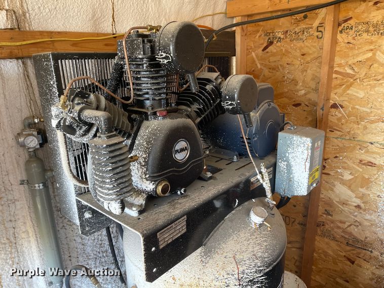 image for item JD9211 2013 Sharp  spray foam trailer