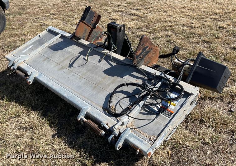 image for item JD9212 End gate lift