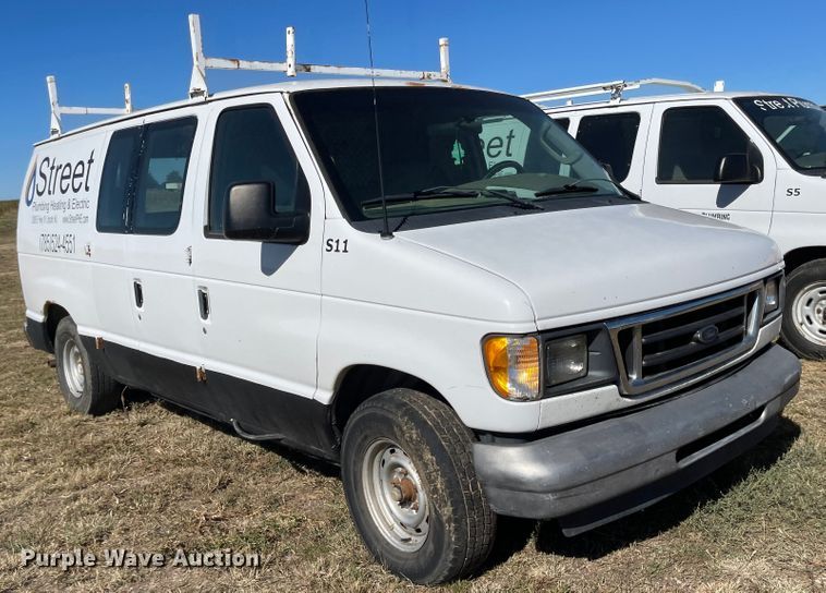 image for item JD9213 2003 Ford E150  van