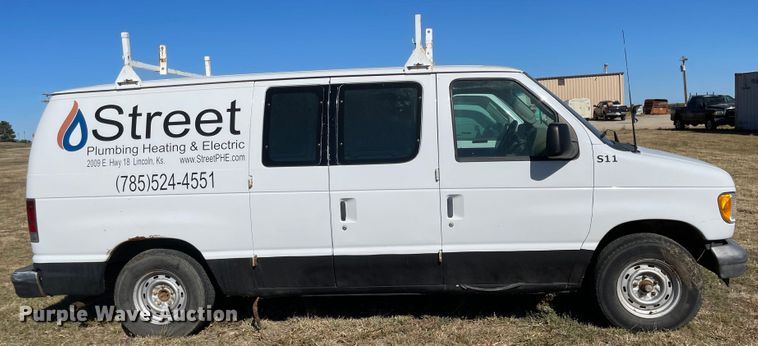 image for item JD9213 2003 Ford E150  van