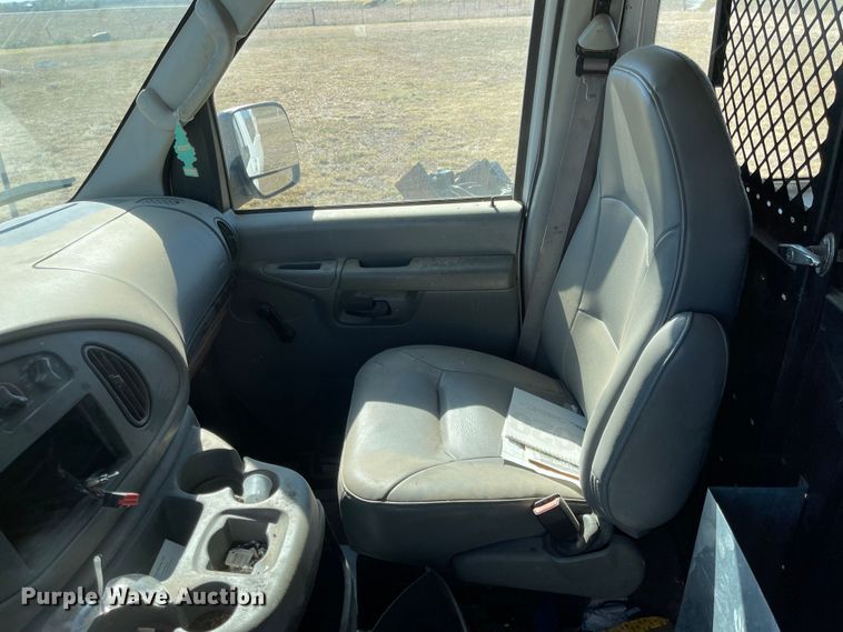 image for item JD9213 2003 Ford E150  van