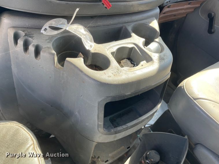 image for item JD9213 2003 Ford E150  van