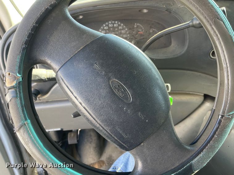 image for item JD9213 2003 Ford E150  van