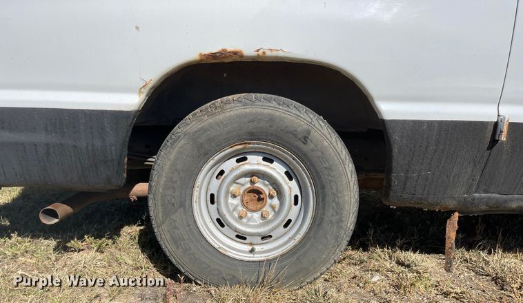 image for item JD9213 2003 Ford E150  van