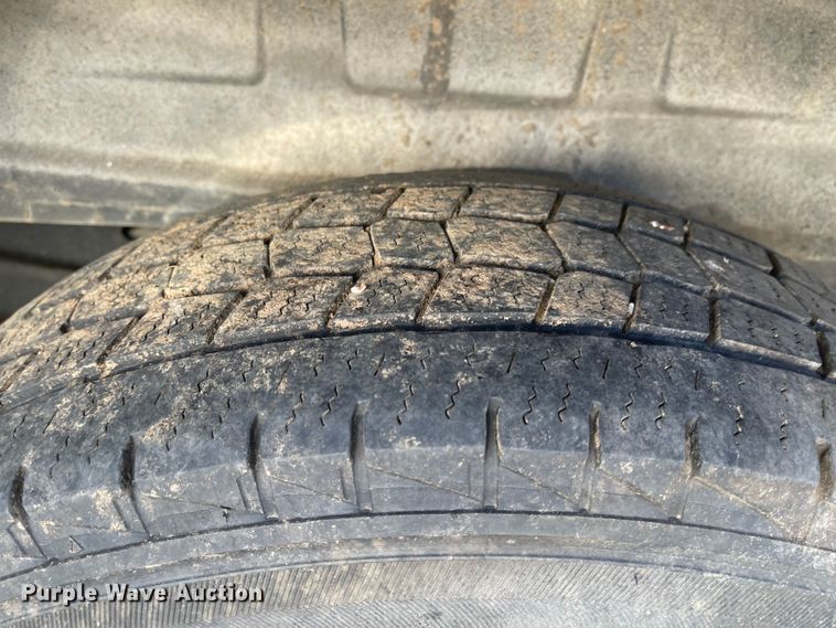 image for item JD9213 2003 Ford E150  van