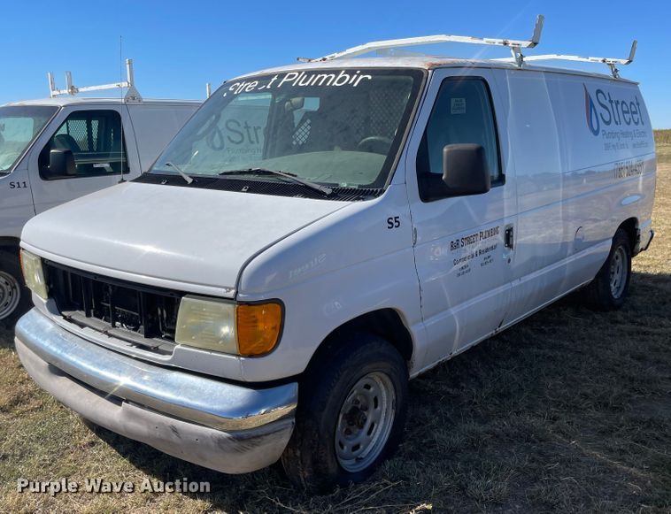 image for item JD9214 2004 Ford E150  van