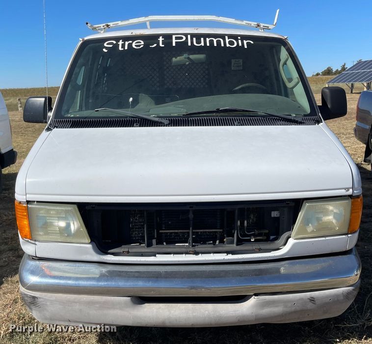 image for item JD9214 2004 Ford E150  van