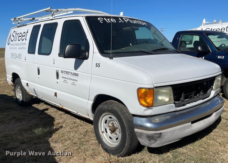 image for item JD9214 2004 Ford E150  van