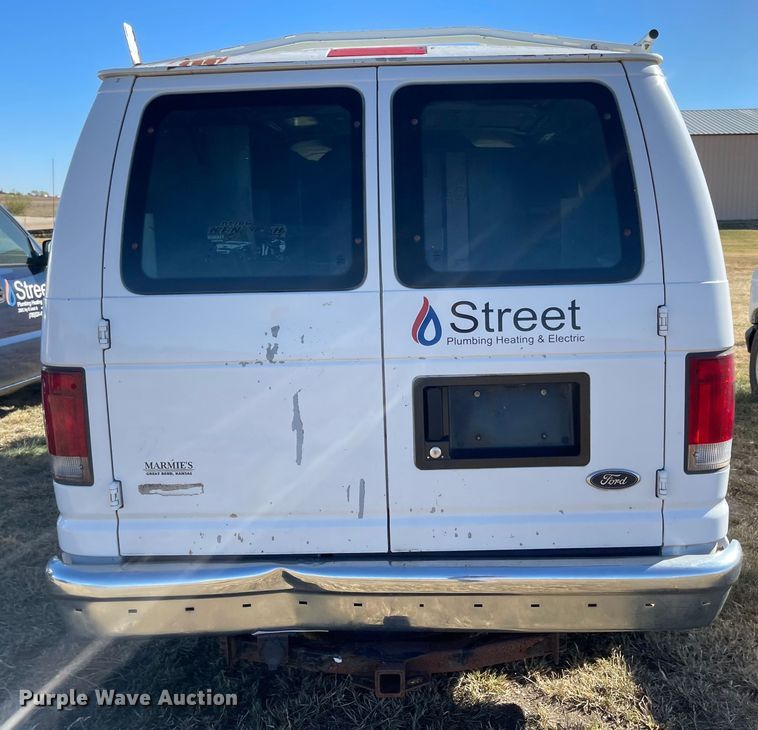 image for item JD9214 2004 Ford E150  van