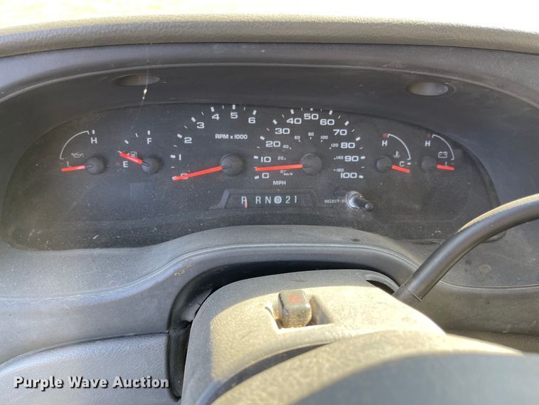 image for item JD9214 2004 Ford E150  van