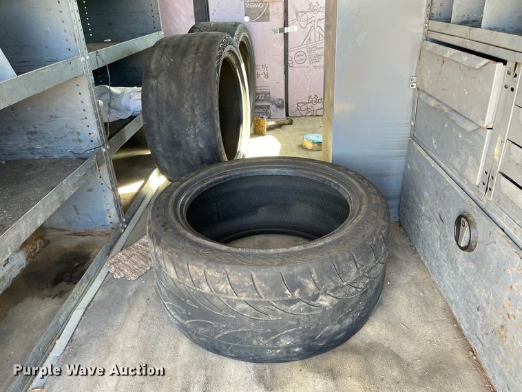 image for item JD9214 2004 Ford E150  van