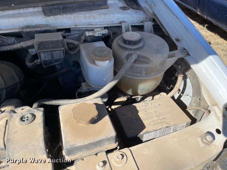 image for item JD9214 2004 Ford E150  van