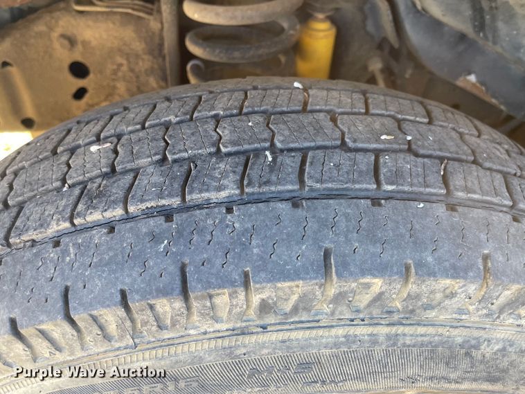 image for item JD9214 2004 Ford E150  van