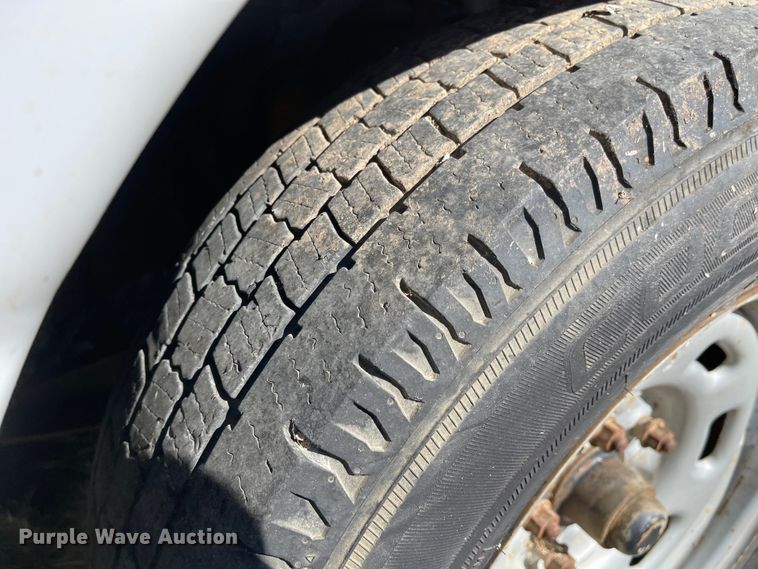 image for item JD9214 2004 Ford E150  van