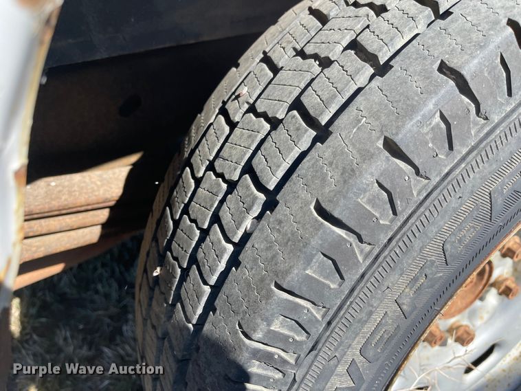 image for item JD9214 2004 Ford E150  van