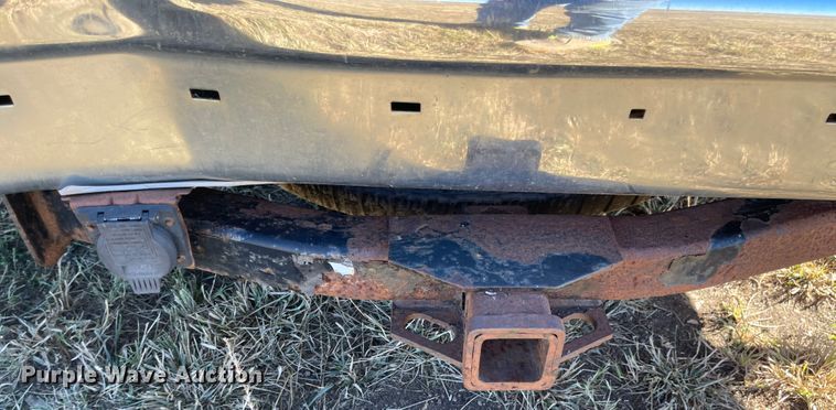 image for item JD9214 2004 Ford E150  van