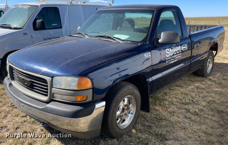 image for item JD9215 2002 GMC Sierra 1500  pickup truck