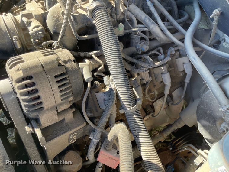 image for item JD9215 2002 GMC Sierra 1500  pickup truck