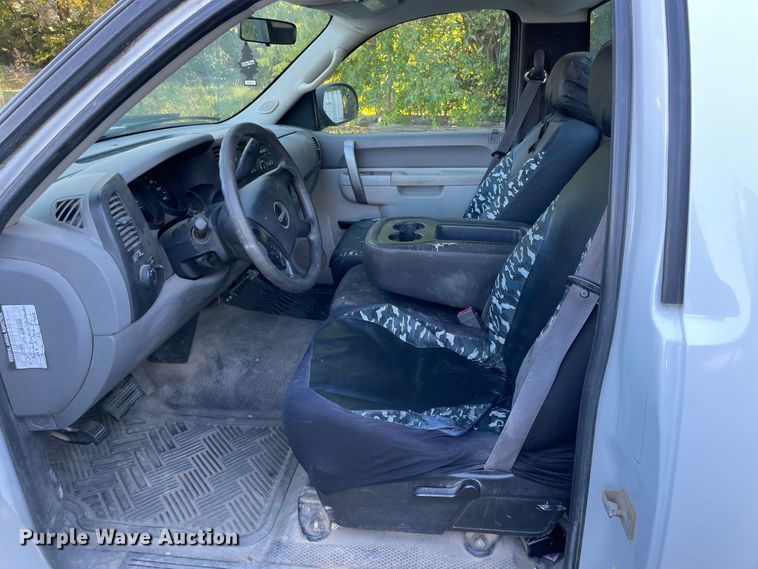 image for item JD9220 2011 GMC Sierra 1500  pickup truck