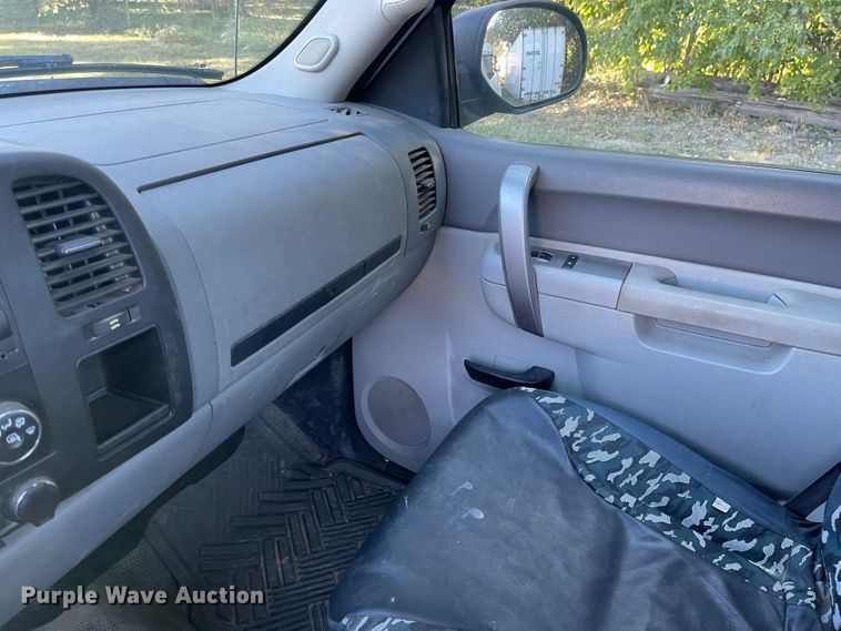 image for item JD9220 2011 GMC Sierra 1500  pickup truck