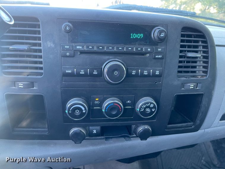 image for item JD9220 2011 GMC Sierra 1500  pickup truck