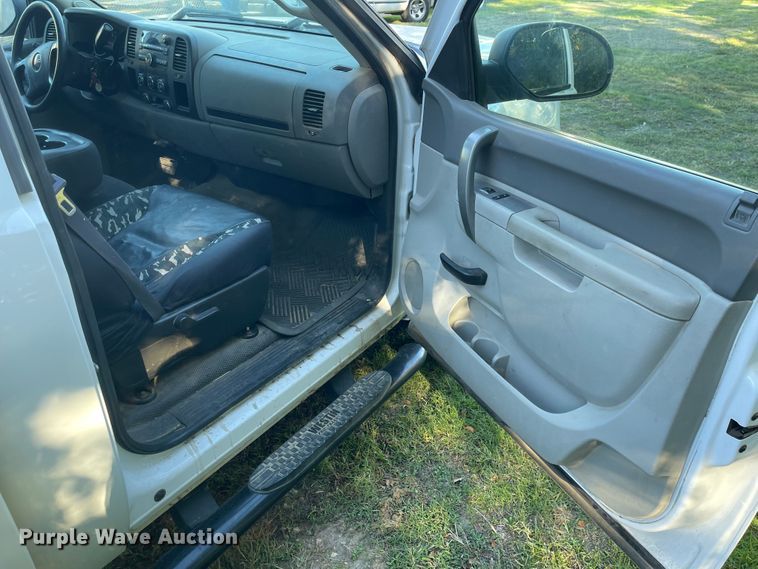 image for item JD9220 2011 GMC Sierra 1500  pickup truck