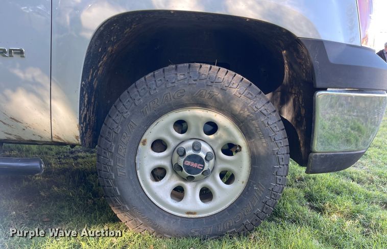 image for item JD9220 2011 GMC Sierra 1500  pickup truck