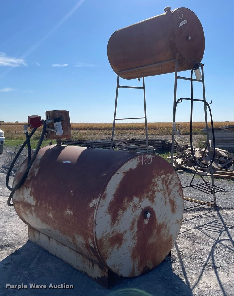 image for item JD9245 (2) fuel tanks