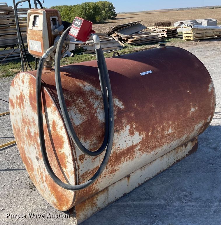 image for item JD9245 (2) fuel tanks