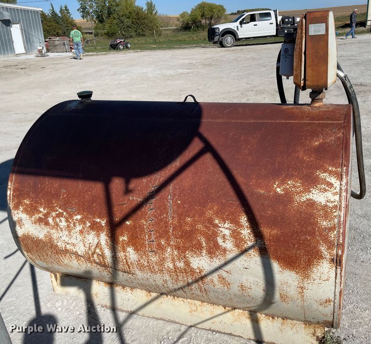 image for item JD9245 (2) fuel tanks