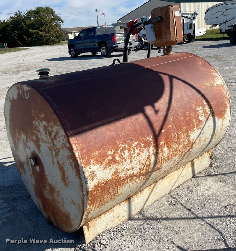 image for item JD9245 (2) fuel tanks