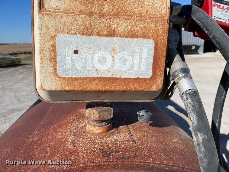 image for item JD9245 (2) fuel tanks