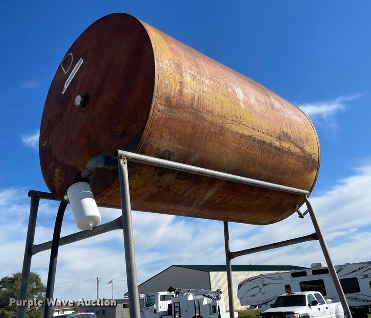 image for item JD9245 (2) fuel tanks