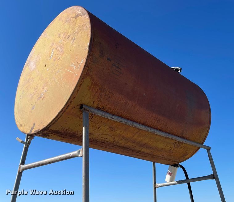 image for item JD9245 (2) fuel tanks