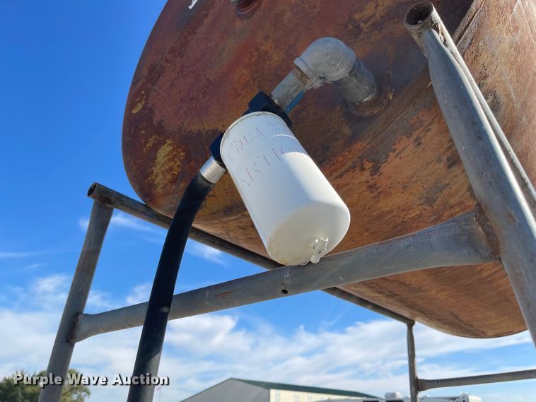 image for item JD9245 (2) fuel tanks