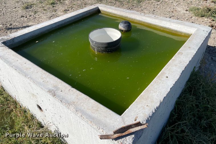 image for item JD9246 Livestock waterer