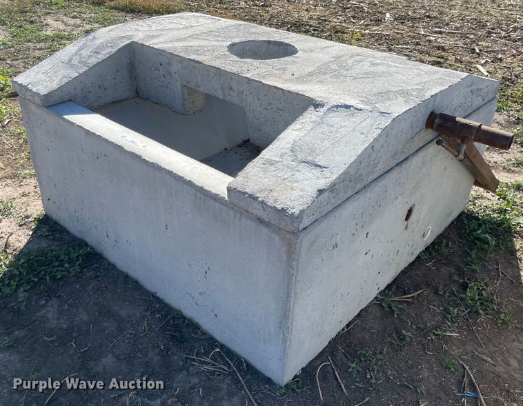 image for item JD9247 Livestock waterer