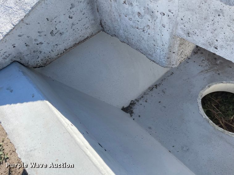 image for item JD9247 Livestock waterer