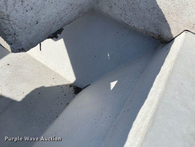 image for item JD9247 Livestock waterer