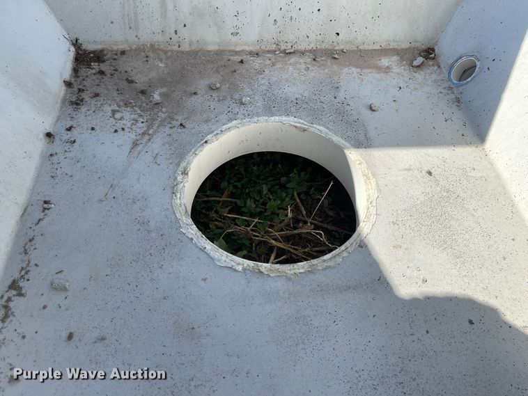 image for item JD9247 Livestock waterer