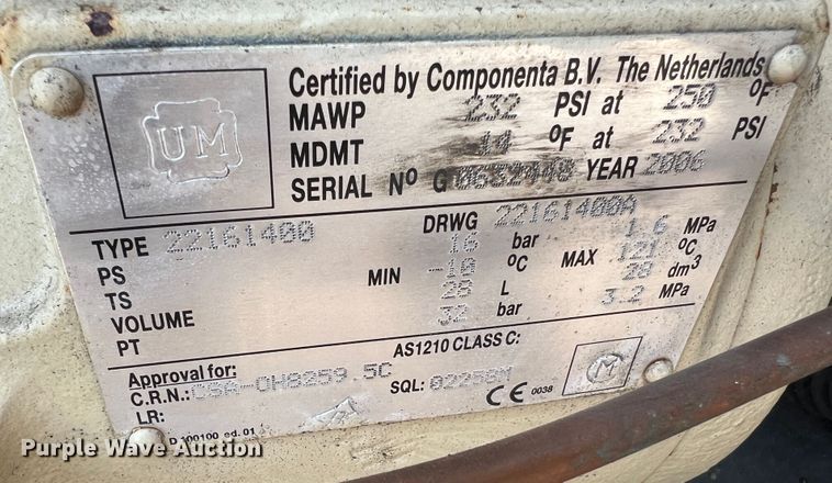 image for item JM9244 Ingersoll Rand SSR UP6-30-125  air compressor