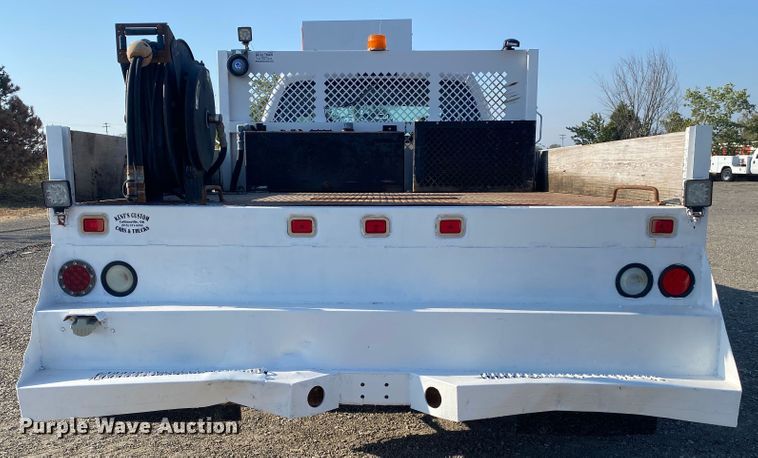 image for item JW9377 2008 Ford F550  flatbed truck